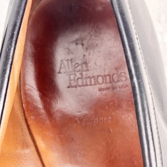 Allen Edmonds Newport Black Leather Tassel Kiltie Slip On Loafer Shoes size 12 - Picture 3 of 9